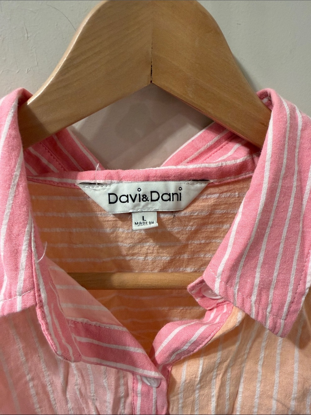 Davi & Dani Light Pink & Peach Button-Up Patch Pocket Shirt - Picture 3 of 4